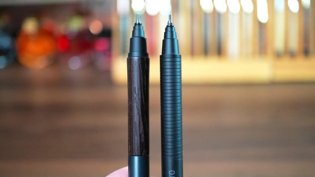 クルトガウッド と クルトガメタル の比較