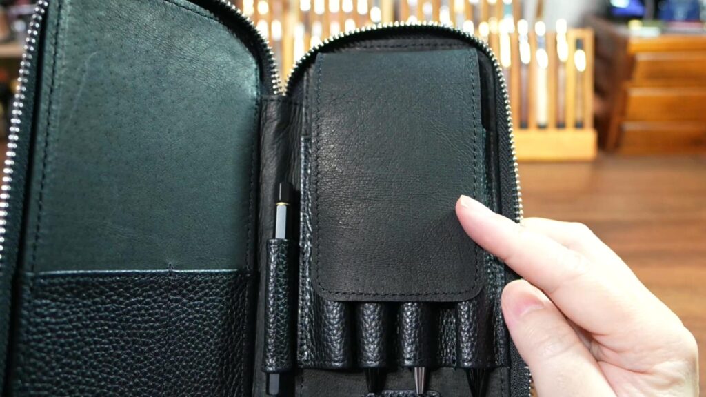 ラダイト MAYAレザー ペンケース フラップ