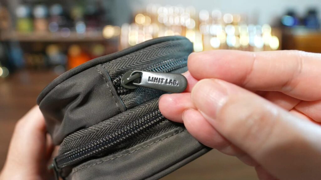 XCOA スプレッドダブルペンケース 持ち手