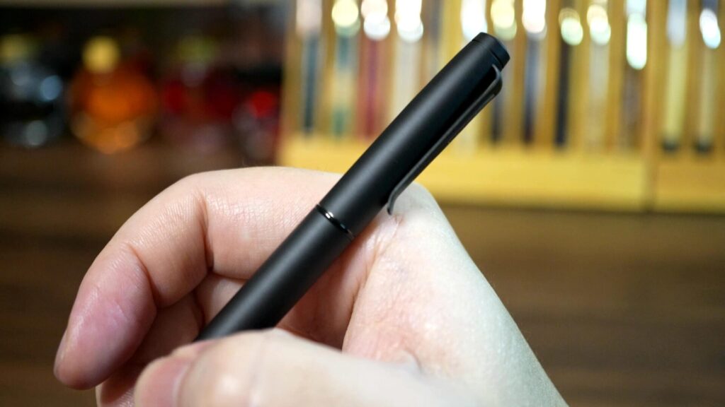 JETSTREAM PRIME クリップが手に当たる