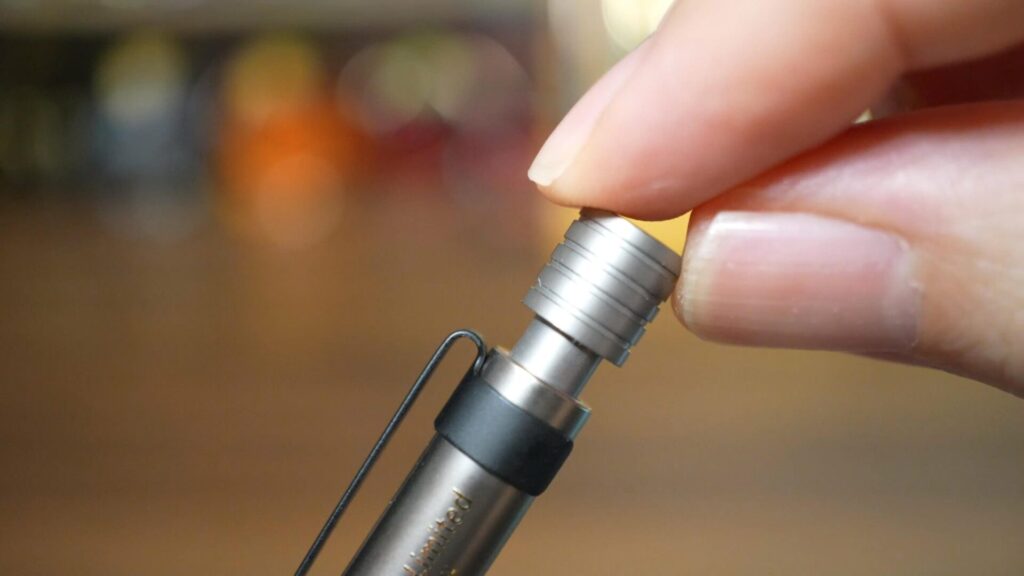 伊東屋限定92535 ノックキャップのブレ