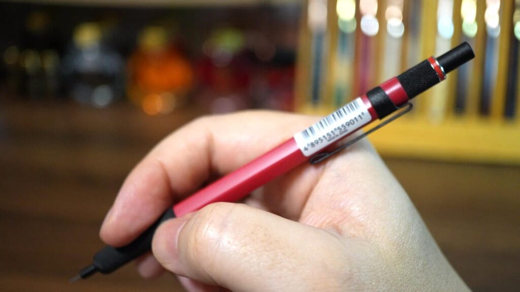 rotring500 レッド シャープペンシル 手に当たるクリップ