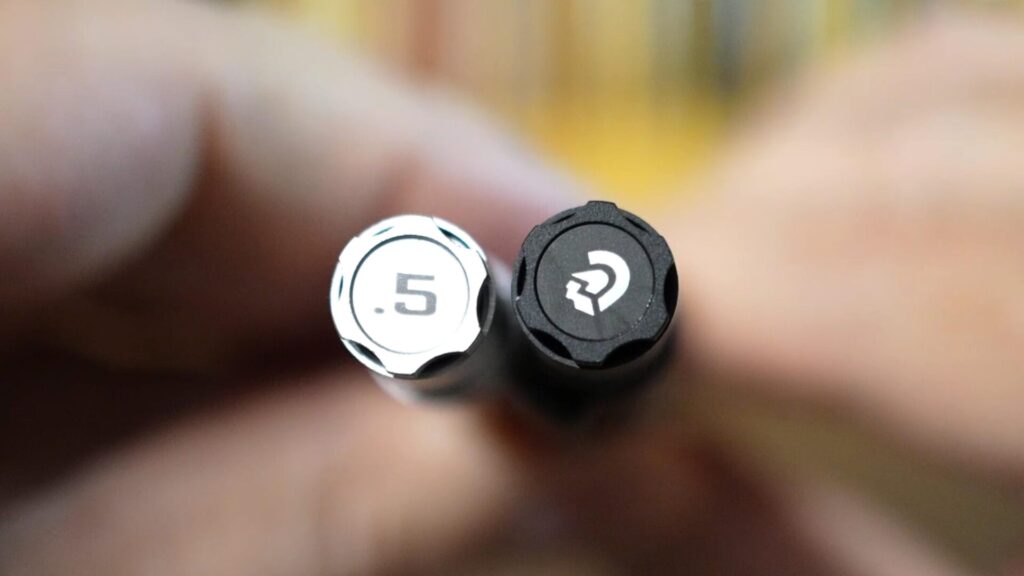 STAEDTLER REG マットブラック 天冠比較