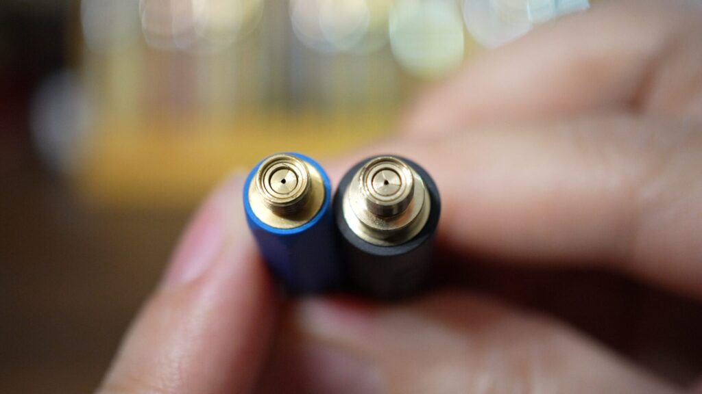 SAKURA INTAGLIO ヘキサゴナルとのチャック比較