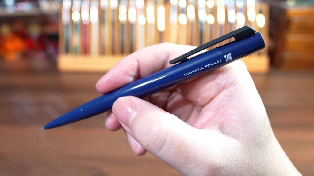 ITOYA110 シャープペンシル グロッシーネイビー 外観