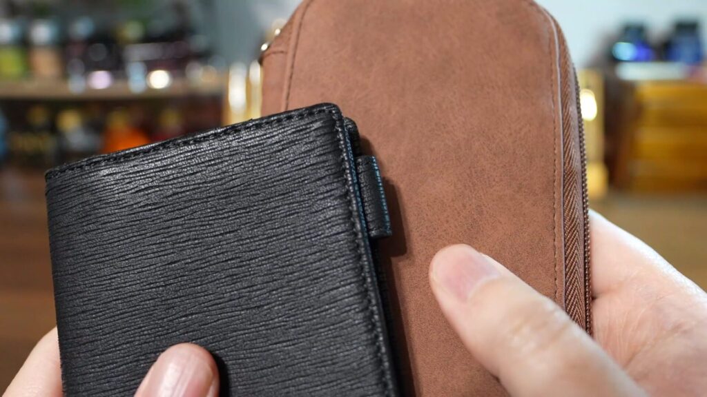 KITERA LIFT+ ペンケース ラムレザーと比較