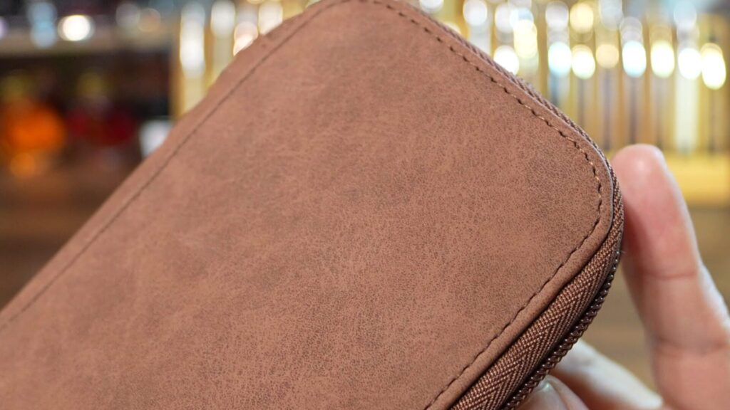 KITERA LIFT+ ラウンドジップペンケース PUレザー