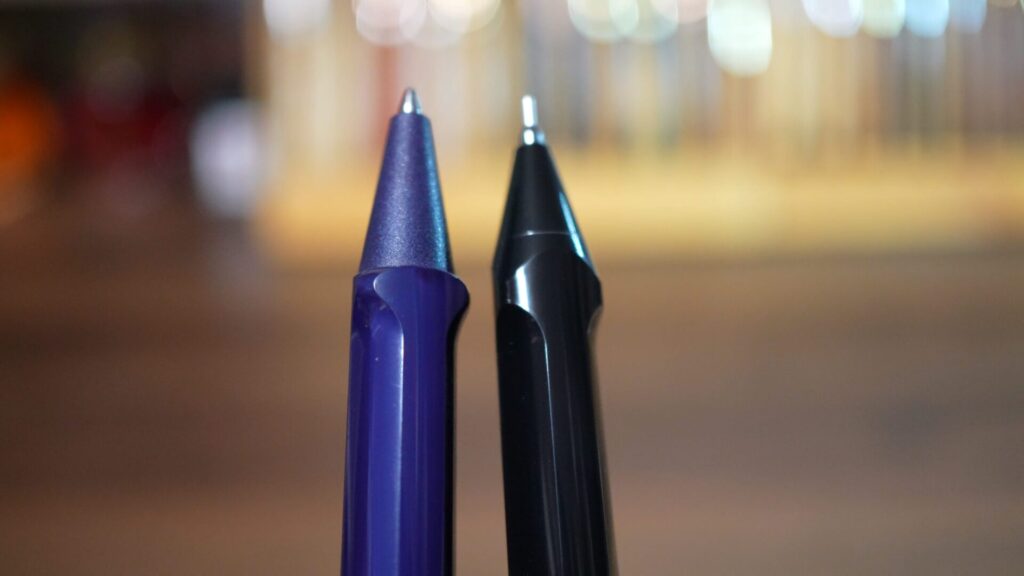 LAMY サファリ クルトガ 三角グリップ比較