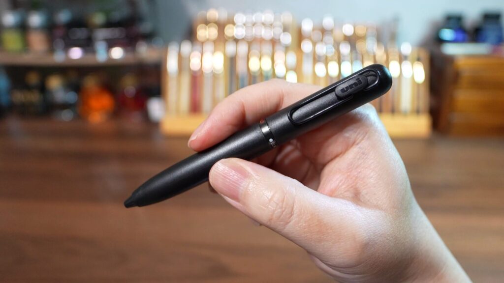 uni-ball one 3 外観